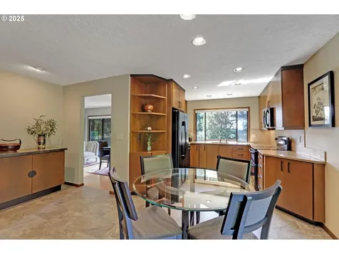 775 SW 84th Court Portland OR 97225