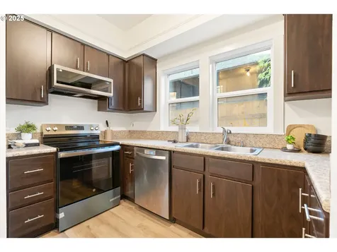 618 NE Killingsworth Court Portland OR 97211