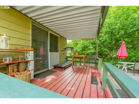 572 Dillard Gardens Road Winston OR 97496