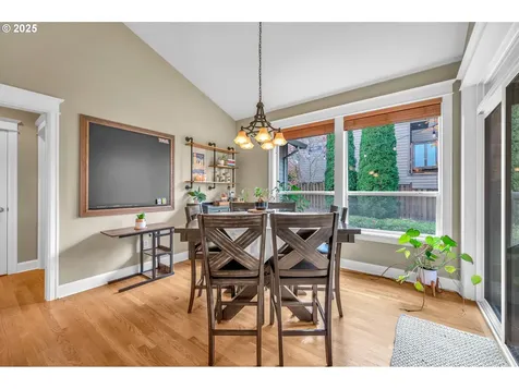 8803 SW 51st Avenue Portland OR 97219