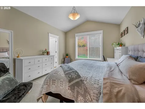 8803 SW 51st Avenue Portland OR 97219