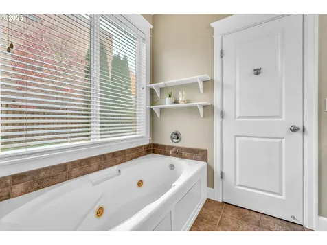 8803 SW 51st Avenue Portland OR 97219