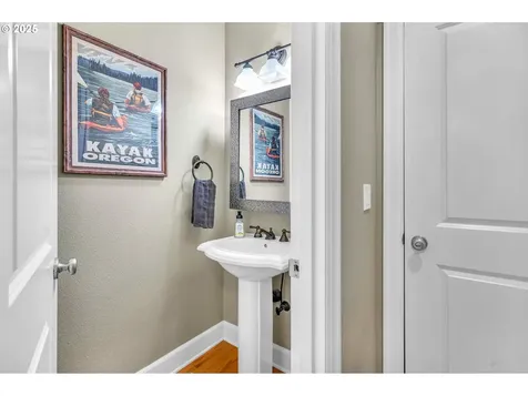 8803 SW 51st Avenue Portland OR 97219