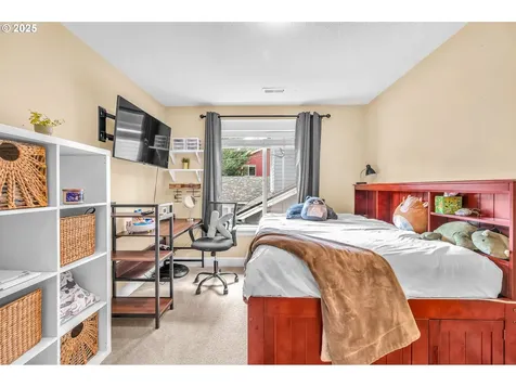8803 SW 51st Avenue Portland OR 97219