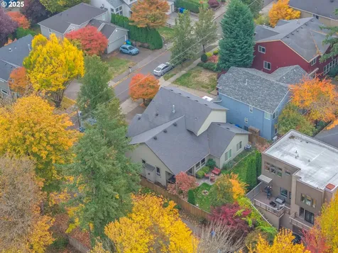8803 SW 51st Avenue Portland OR 97219