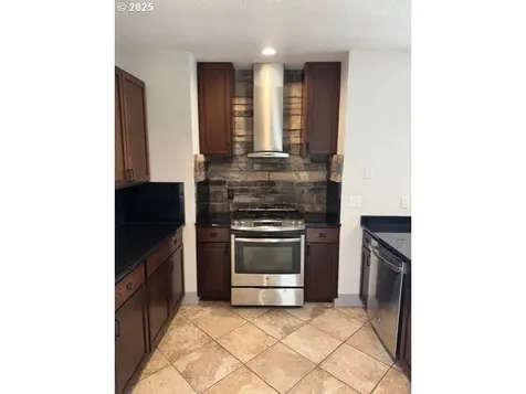 4015 Scenic Drive Eugene OR 97404