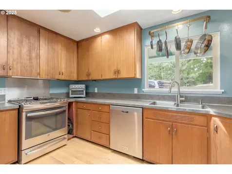 4451 Dillard Road Eugene OR 97405