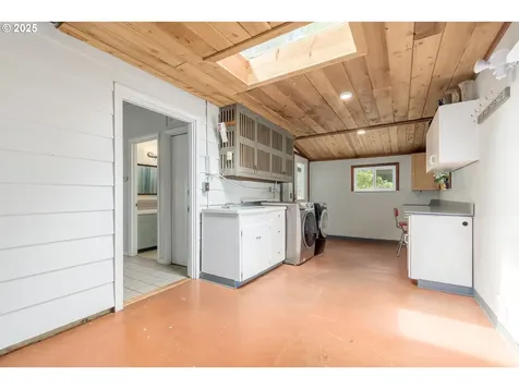 4451 Dillard Road Eugene OR 97405