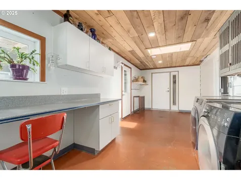 4451 Dillard Road Eugene OR 97405