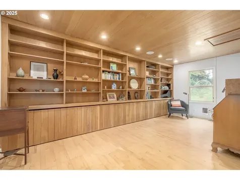 4451 Dillard Road Eugene OR 97405