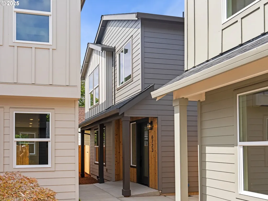 6723 SE Gladstone Street Portland OR 97206