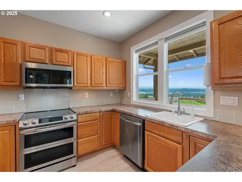 3045 NW 3rd Avenue Camas WA 98607