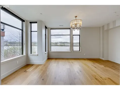 1716 NW Riverscape Street Portland OR 97209