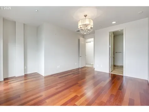 1716 NW Riverscape Street Portland OR 97209