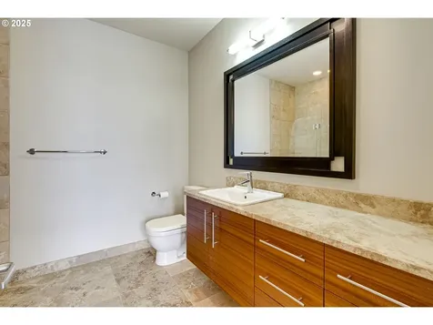 1716 NW Riverscape Street Portland OR 97209