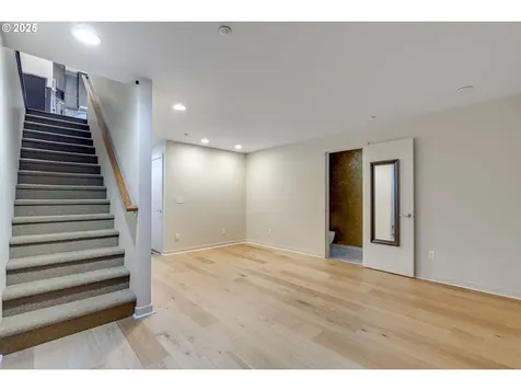 1716 NW Riverscape Street Portland OR 97209