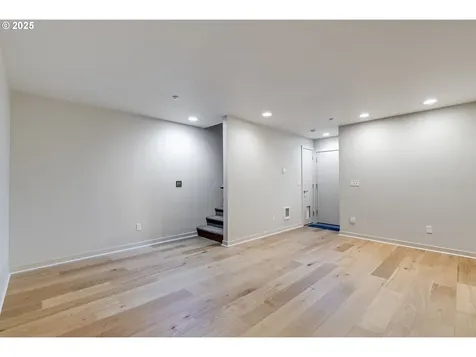 1716 NW Riverscape Street Portland OR 97209