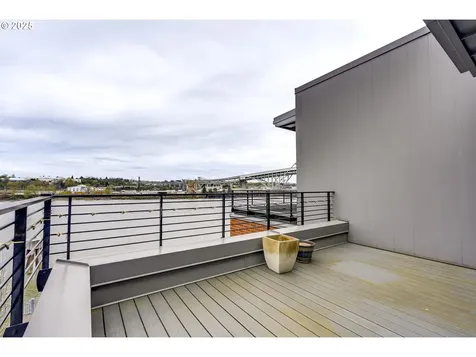 1716 NW Riverscape Street Portland OR 97209