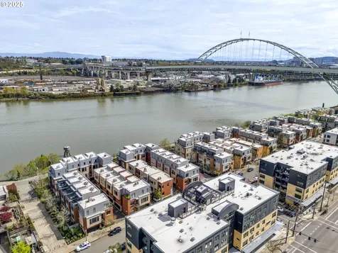 1716 NW Riverscape Street Portland OR 97209