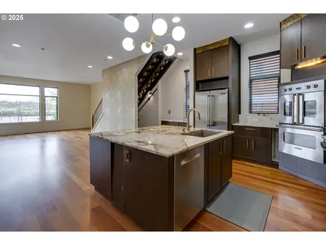 1716 NW Riverscape Street Portland OR 97209