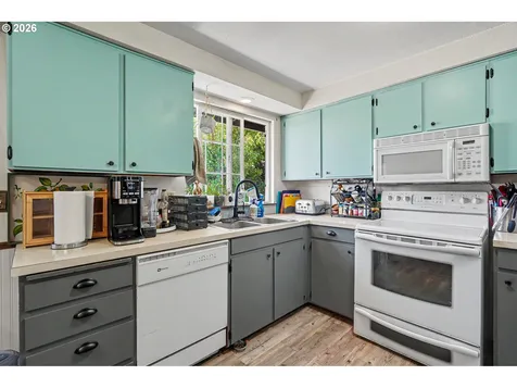 111 Enos Street Amity OR 97101