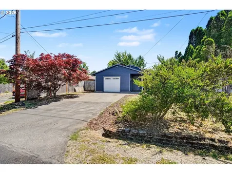 111 Enos Street Amity OR 97101
