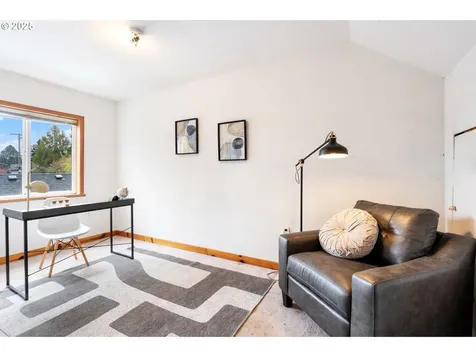 9635 N Seneca Street Portland OR 97203