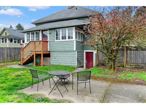 9635 N Seneca Street Portland OR 97203
