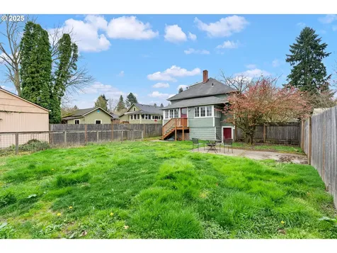 9635 N Seneca Street Portland OR 97203
