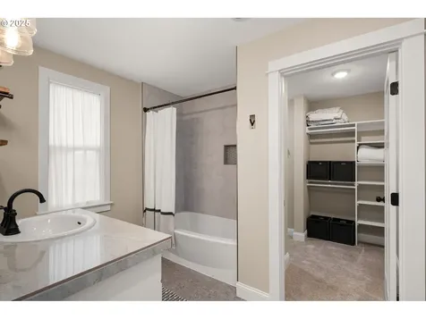 580 SW 9th Street Dundee OR 97115