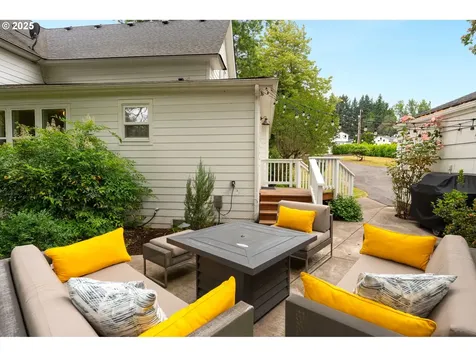 580 SW 9th Street Dundee OR 97115