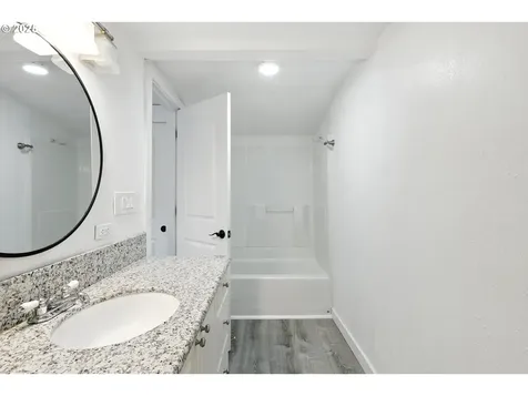 10095 SW 82nd Avenue Portland OR 97223