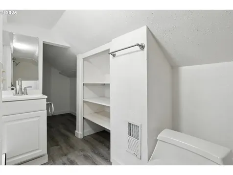 10095 SW 82nd Avenue Portland OR 97223