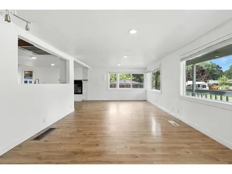 10095 SW 82nd Avenue Portland OR 97223