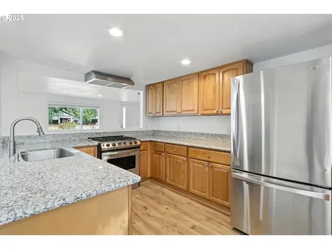 10095 SW 82nd Avenue Portland OR 97223