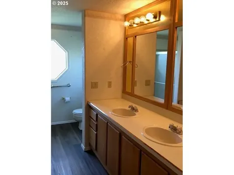 326 Waite Street Sutherlin OR 97479