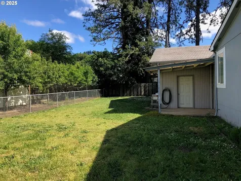 326 Waite Street Sutherlin OR 97479
