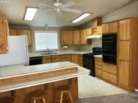 326 Waite Street Sutherlin OR 97479