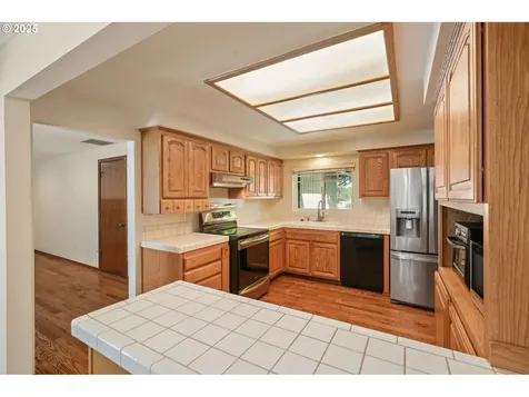 6910 SW Lisbon Court Beaverton OR 97078