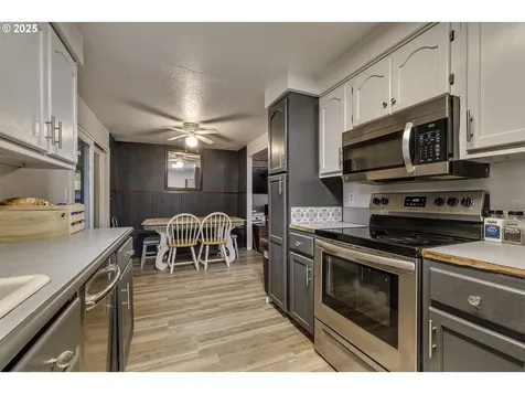 19820 NE Hassalo Court Portland OR 97230