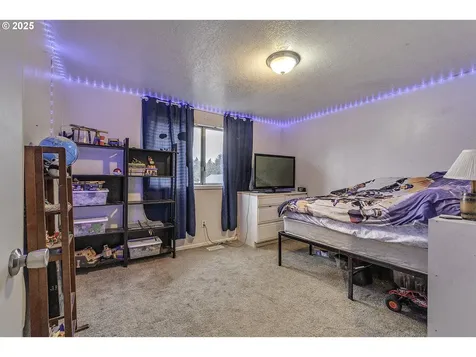 19820 NE Hassalo Court Portland OR 97230