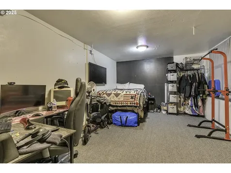 19820 NE Hassalo Court Portland OR 97230