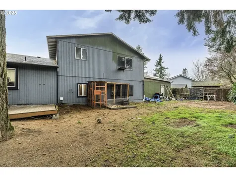 19820 NE Hassalo Court Portland OR 97230