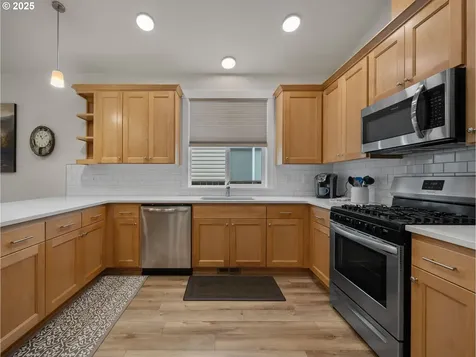 160 N Hezzie Lane Molalla OR 97038