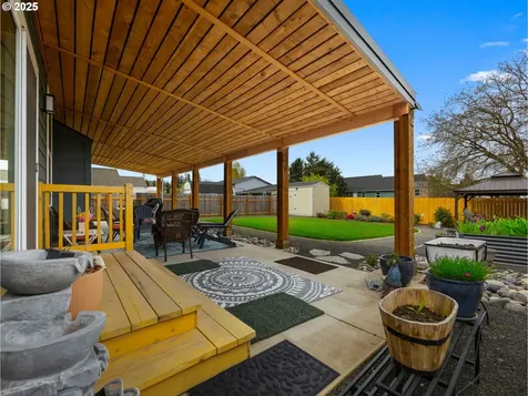 160 N Hezzie Lane Molalla OR 97038
