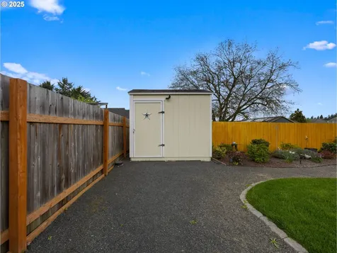 160 N Hezzie Lane Molalla OR 97038