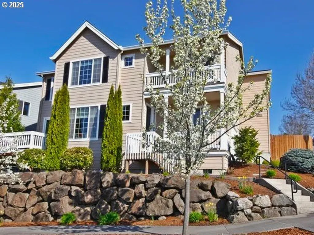 219 SW Valeria View Drive Portland OR 97225