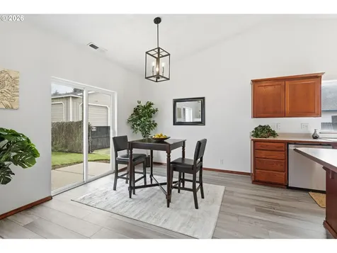 2989 Dahlia Lane Eugene OR 97404