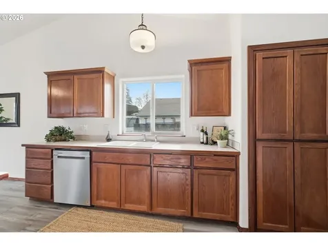 2989 Dahlia Lane Eugene OR 97404
