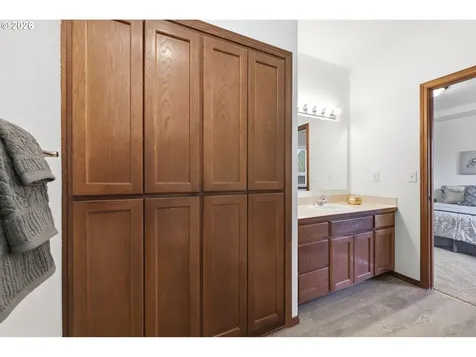 2989 Dahlia Lane Eugene OR 97404